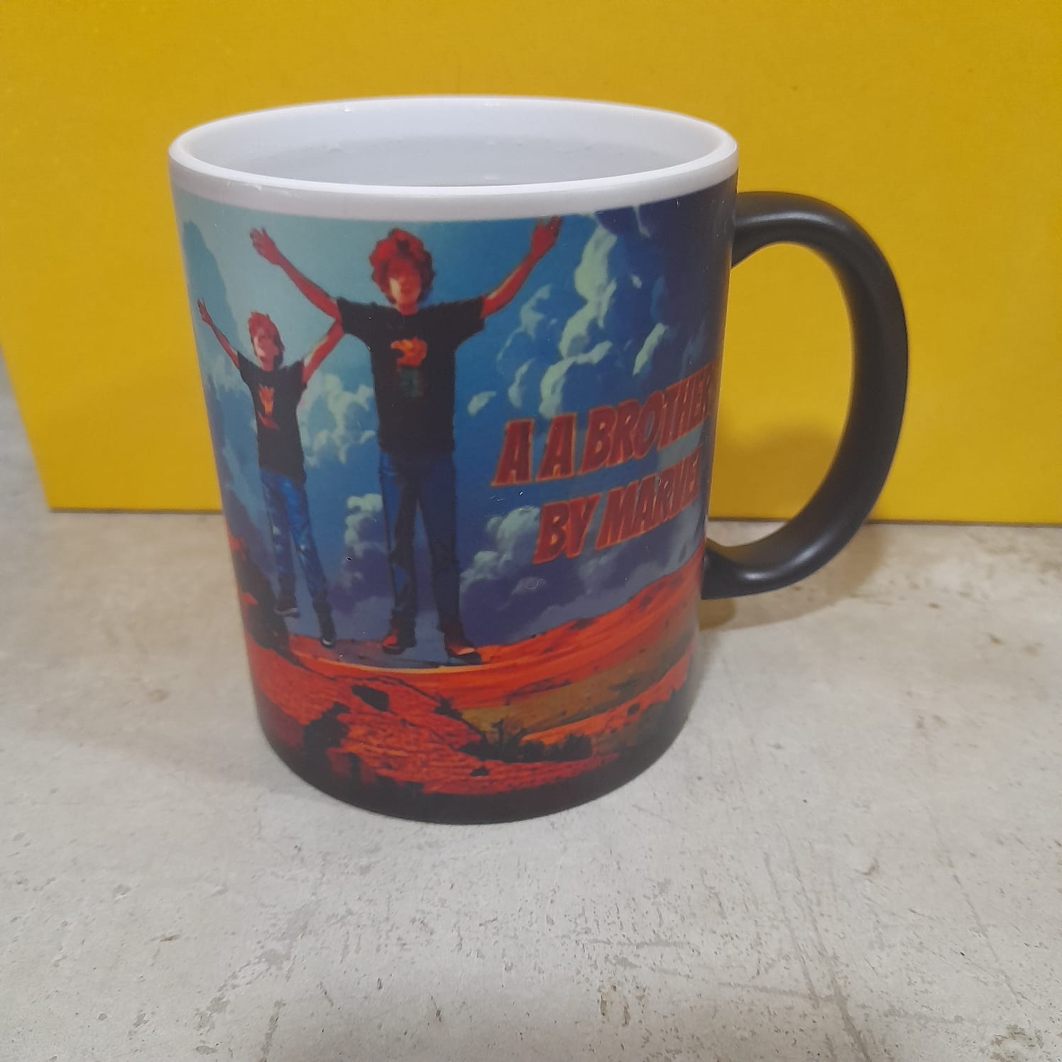 TAZA MÁGICA