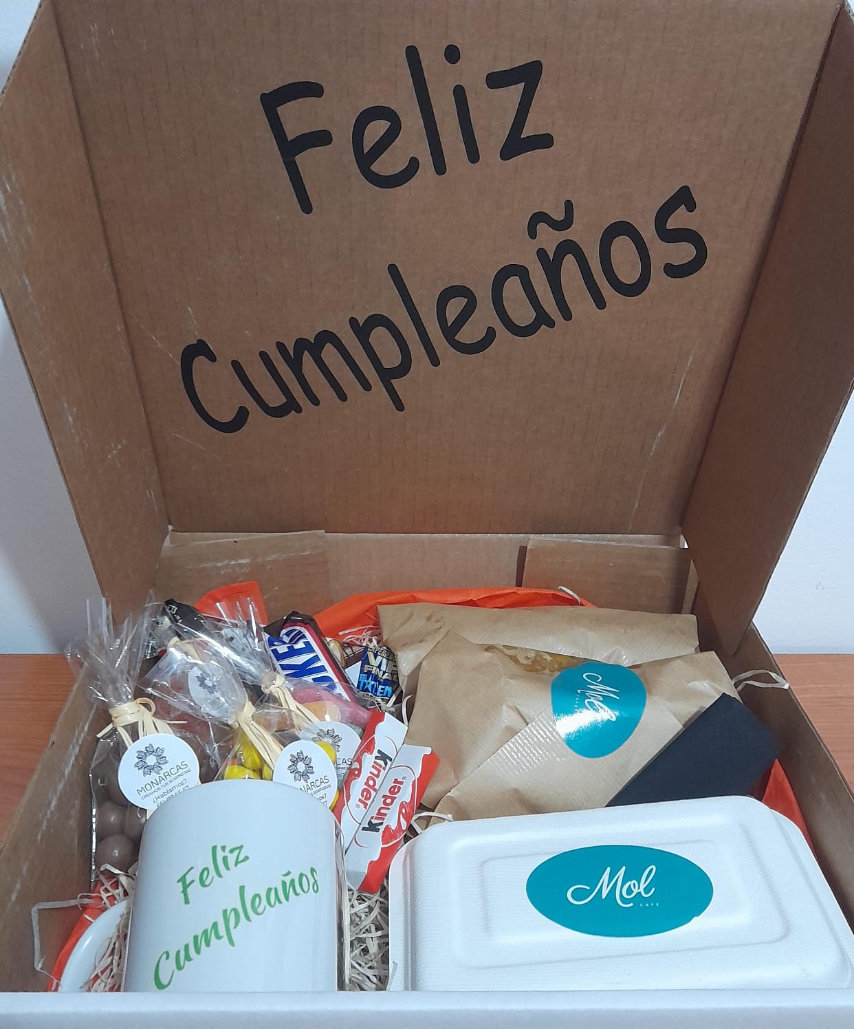 CESTA DESAYUNO CUMPLEAÑOS 2