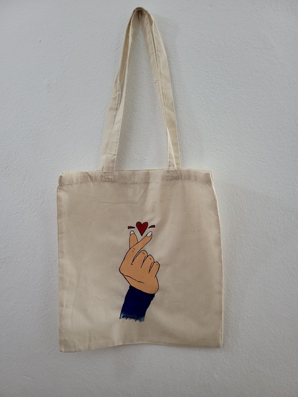 TOTE BAG DEDOS CORAZÓN